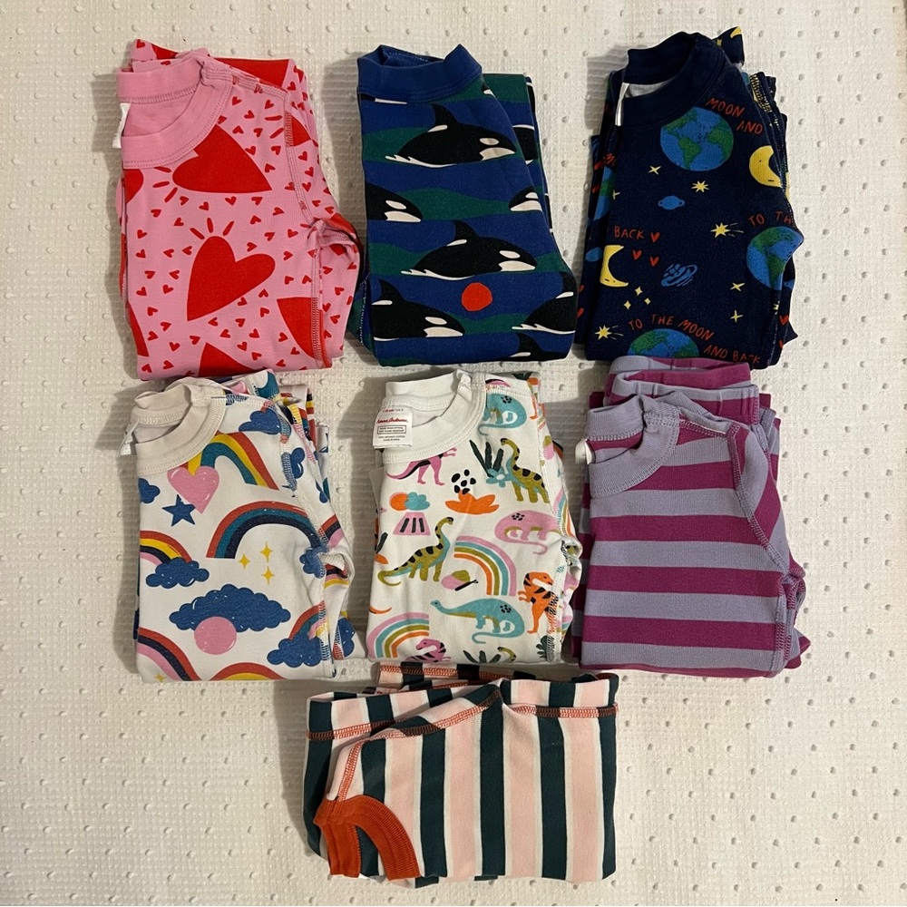 Lot of 7 pairs Hanna Andersson long sleeve pajamas, size 5